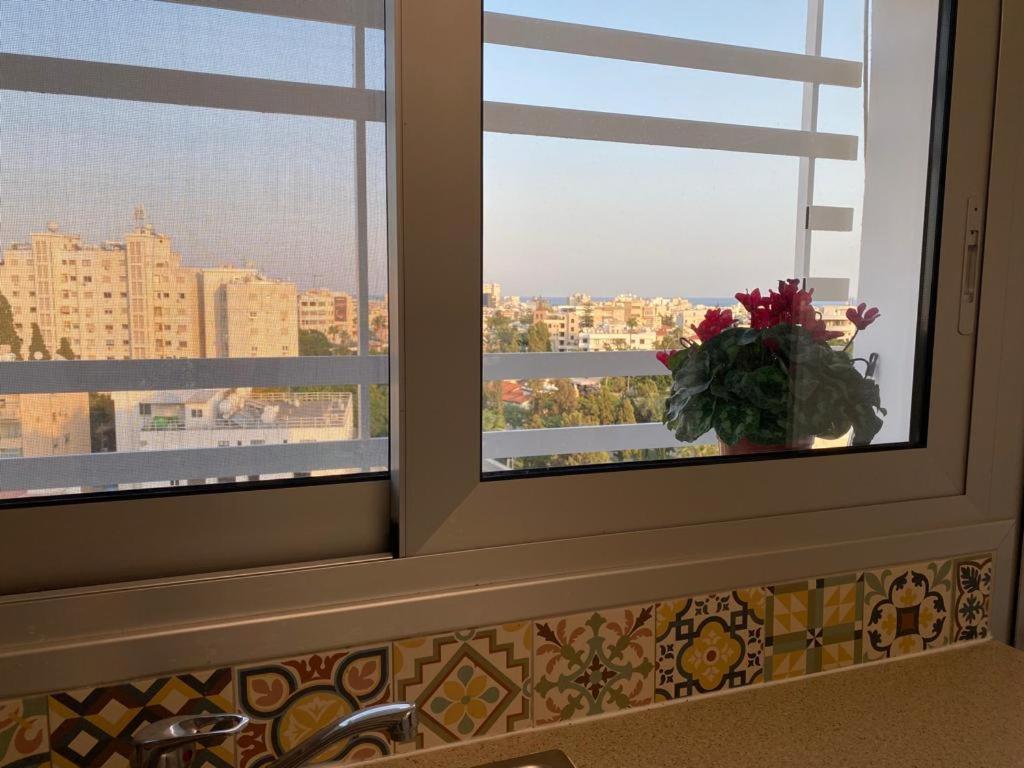 Incredible View Apartment Larnaca Bagian luar foto